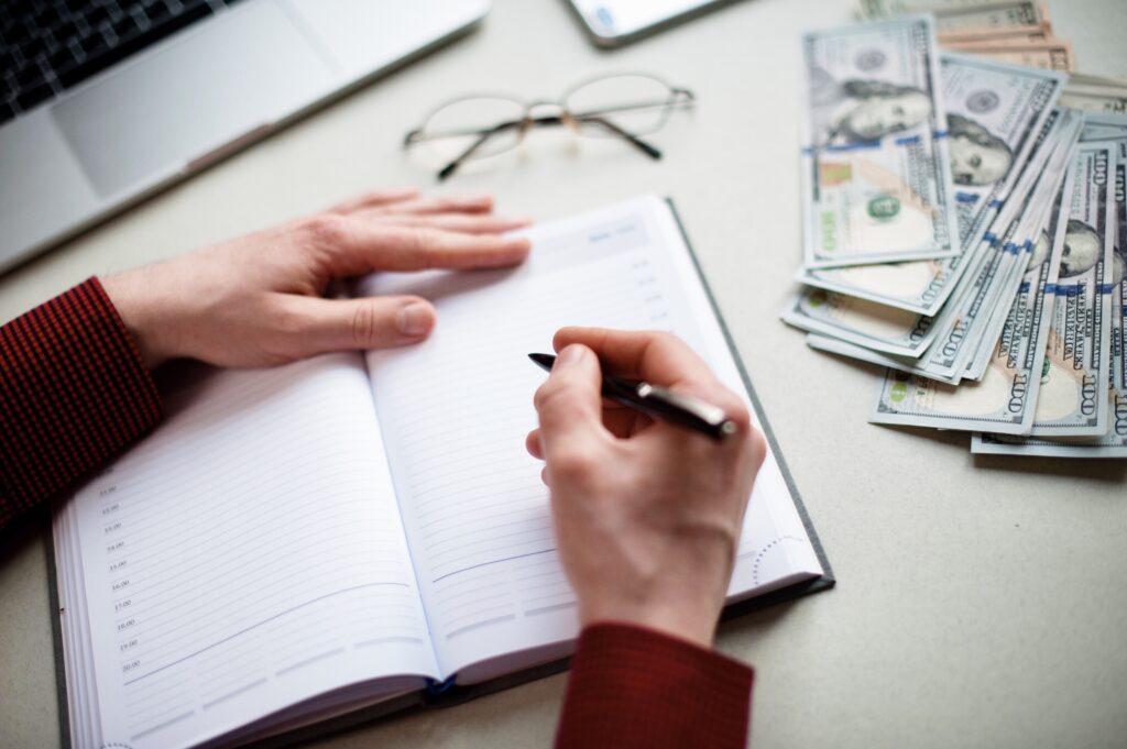 emergency fund improves financial decision making under pressure