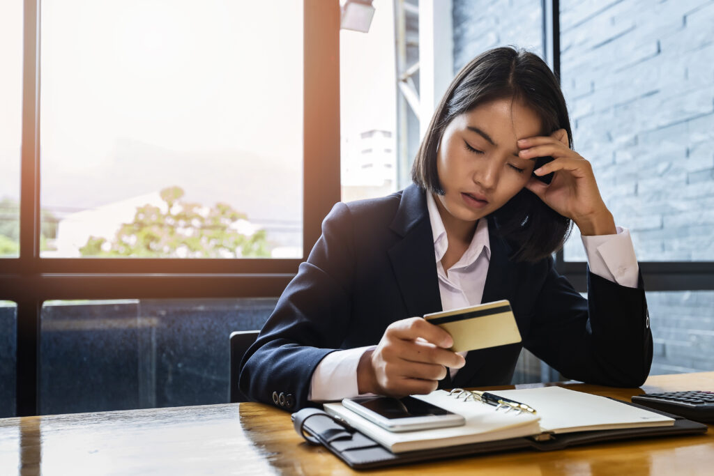 paycheck to paycheck cycle where money disappears after payday
