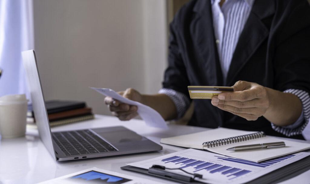 7 Subtle Habits That Make People Broke