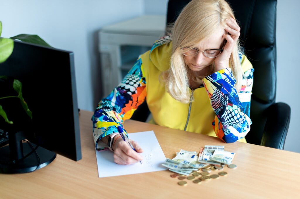 why saving money feels hard budgeting system